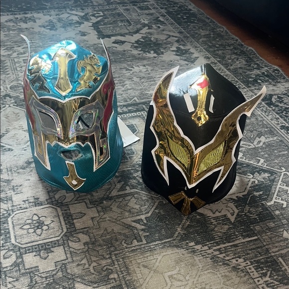 Gold and Black Wrestling Mask Set - Picture 1 of 7